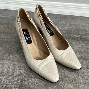 Stuart Weitzman Cream Textured Pointed-Toe Heels with Gold Chain Detail